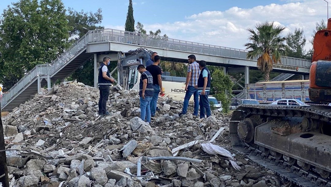 Depremden 122 gün sonra enkazda cansız beden bulundu